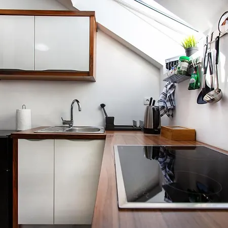 Apartment New 2019 City Centre Apt. Modern And Bright